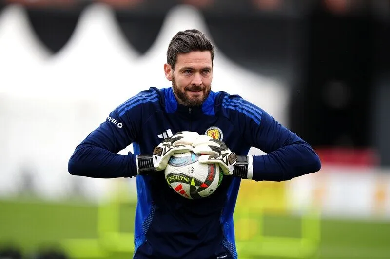 Cơ hội lịch sử của Craig Gordon