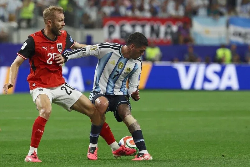 Hàng tiền vệ 4 người của Argentina hoàn thành quá tốt nhiệm vụ