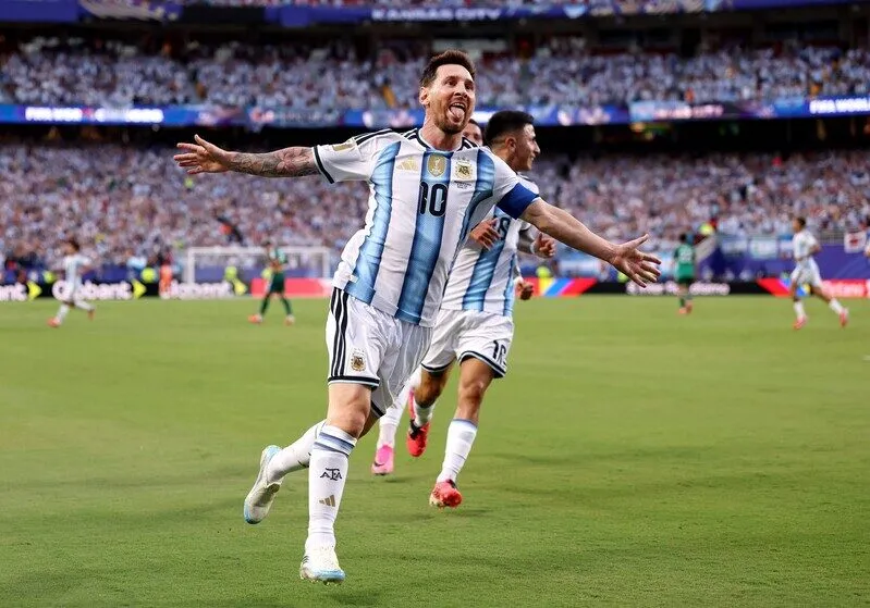 Lionel Messi sắp xô đổ kỷ lục của Klose