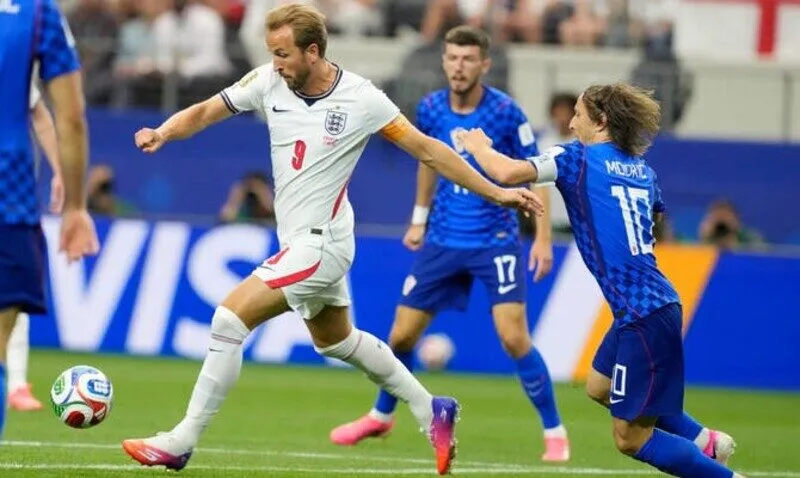 Harry Kane được kéo về gần hơn với hàng tiền vệ